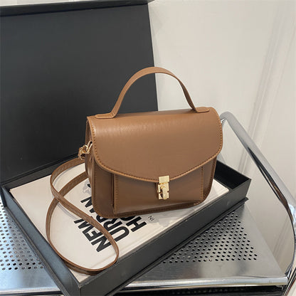 Niche Retro Style Fashionable Shoulder Messenger